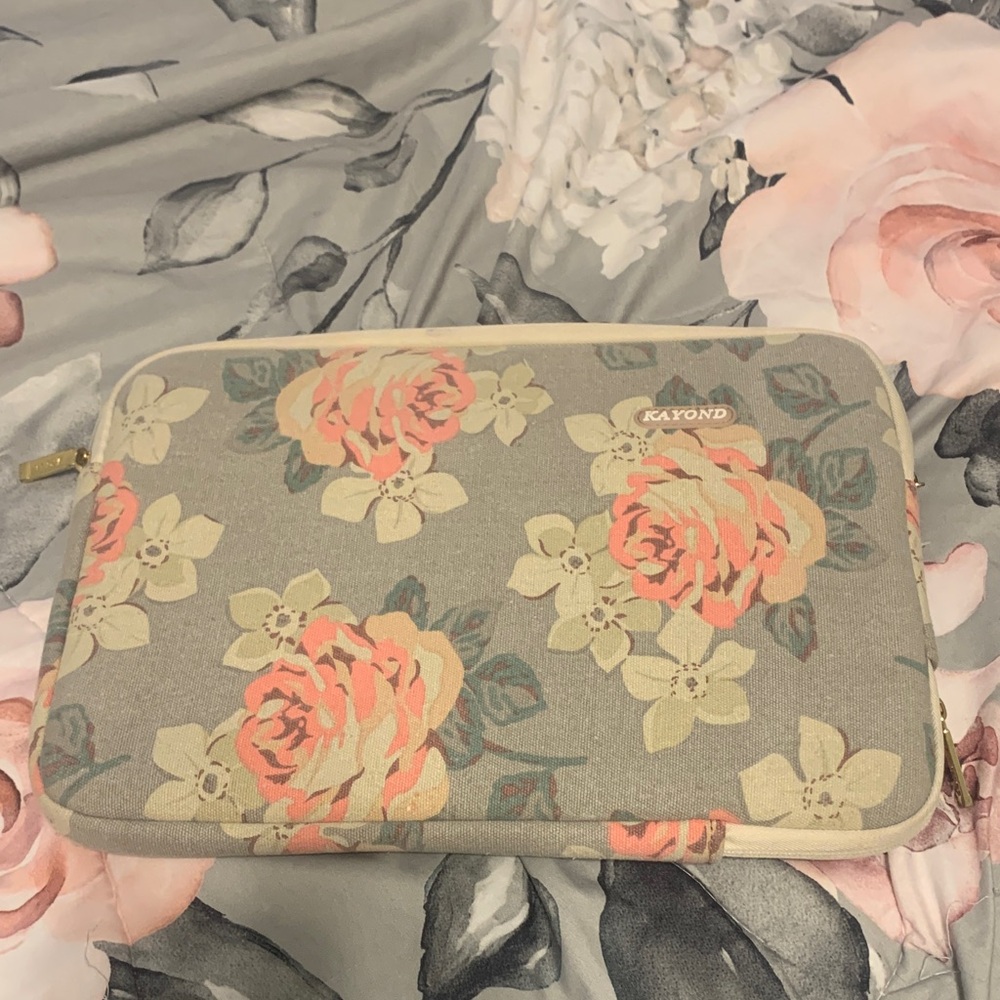 Floral Laptop Sleeve with Pink and Beige Design